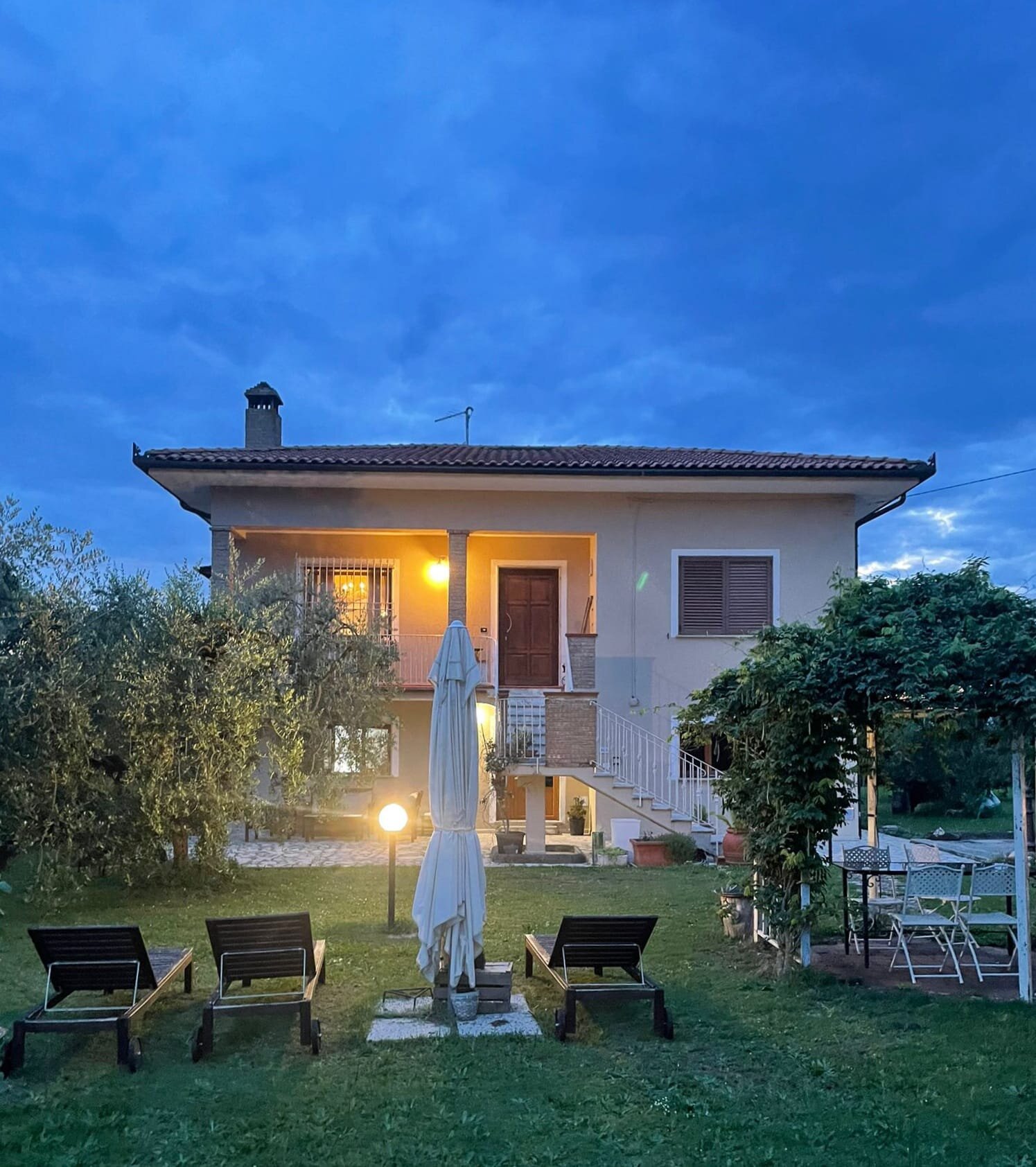 Ingresso e scalinata